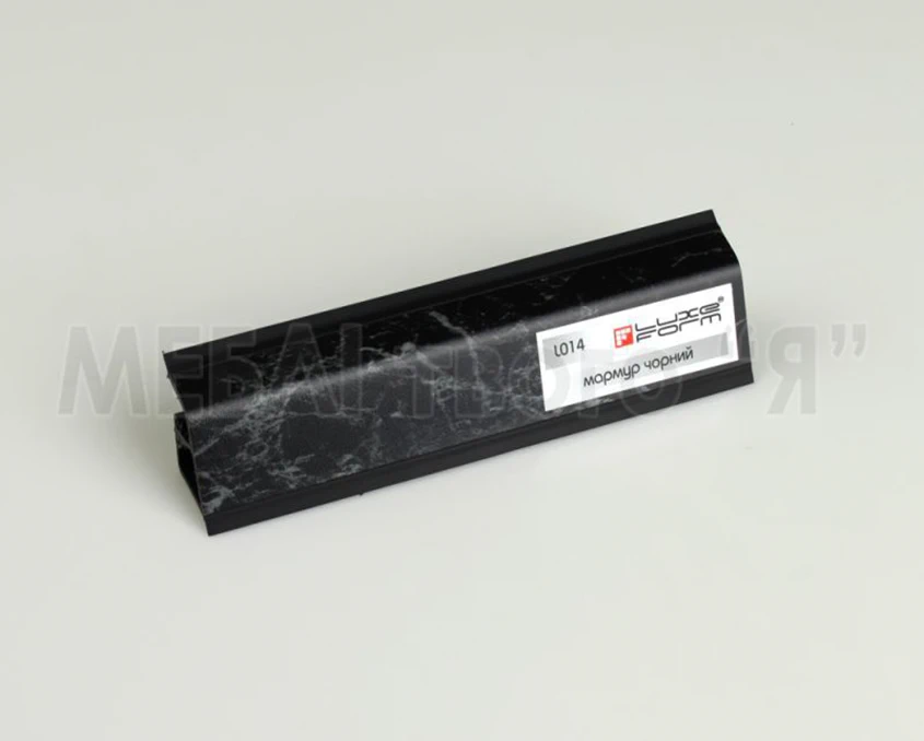 Плінтус кухонний LuxeForm 118 4200 мм L014 Мармур чорний 98104