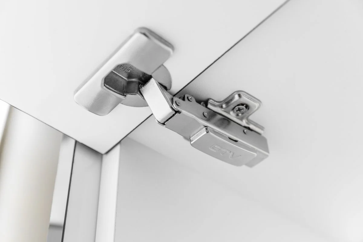 Завіса GTV PRESTIGE ZM-ECHC07BEO внутрішня з доводчиком (газовий амортизатор)